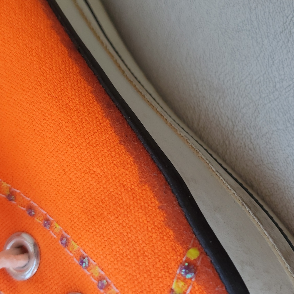 🔥 Rare Custom Converse – Made in USA!Hand‑Painted One‑of‑a‑Kind High Tops - Picture 5 of 12